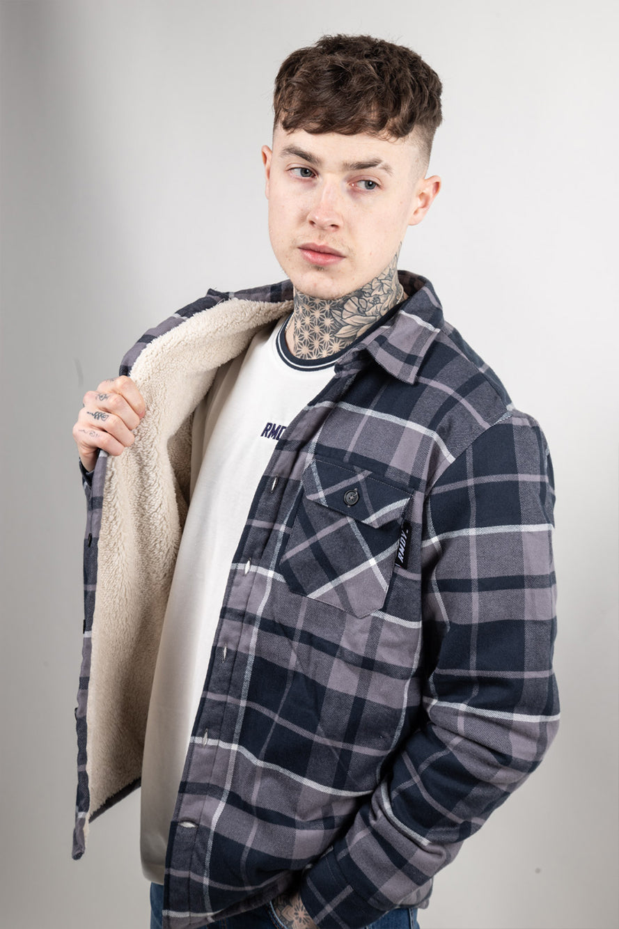 <transcy>Sherpa gefütterte Shacket in Grau & Schwarz</transcy>