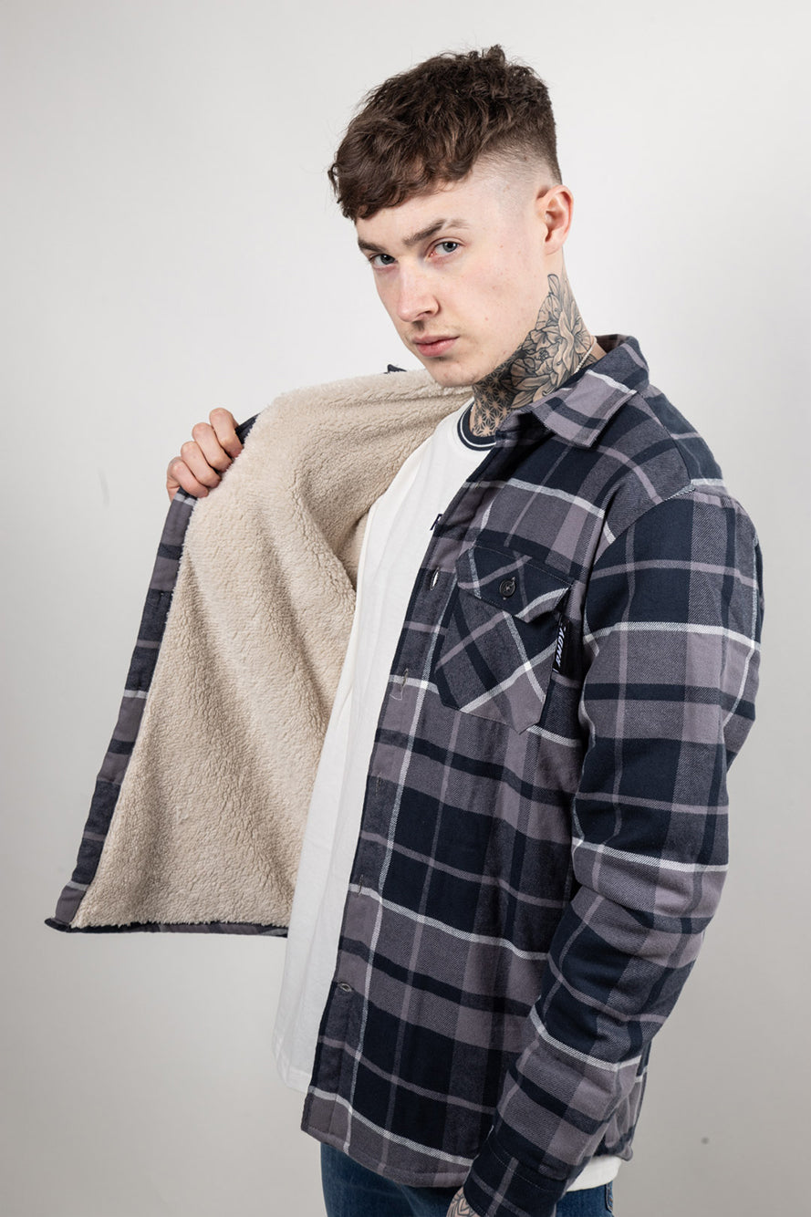 <transcy>Sherpa gefütterte Shacket in Grau & Schwarz</transcy>